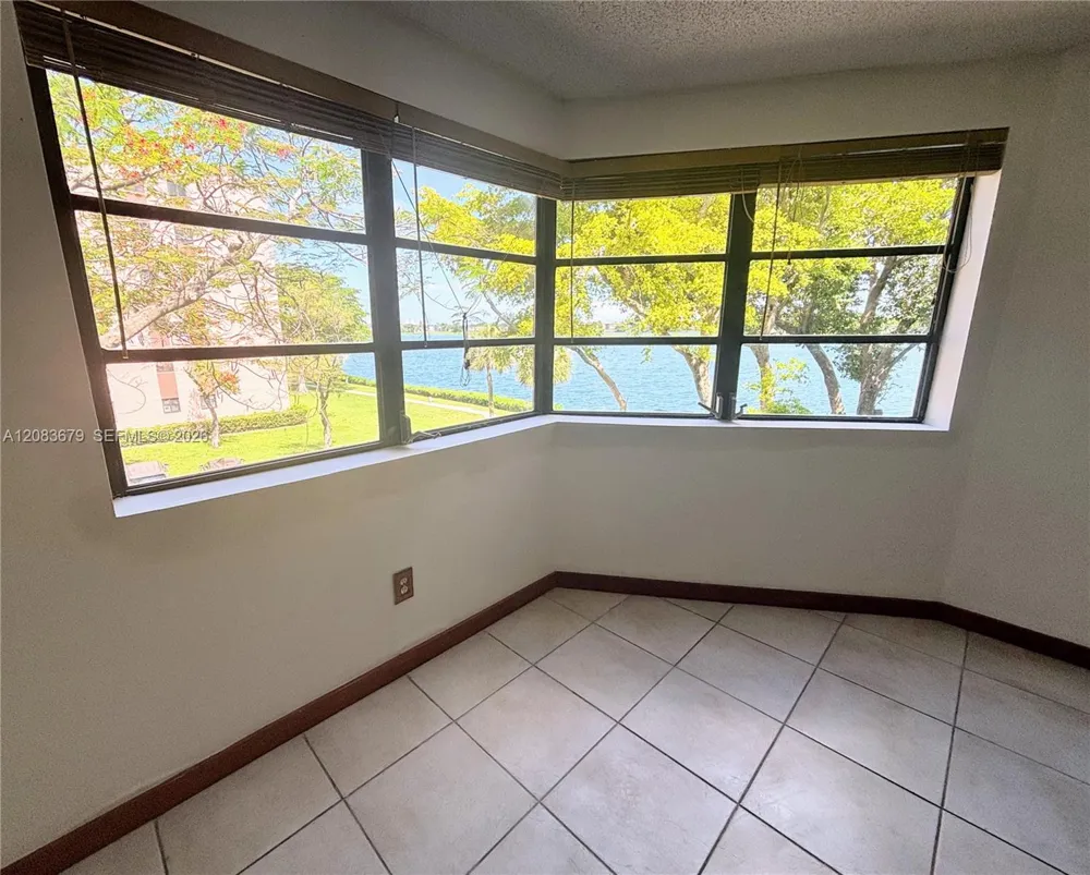 20860 San Simeon Way #303-6 Miami, FL 33179