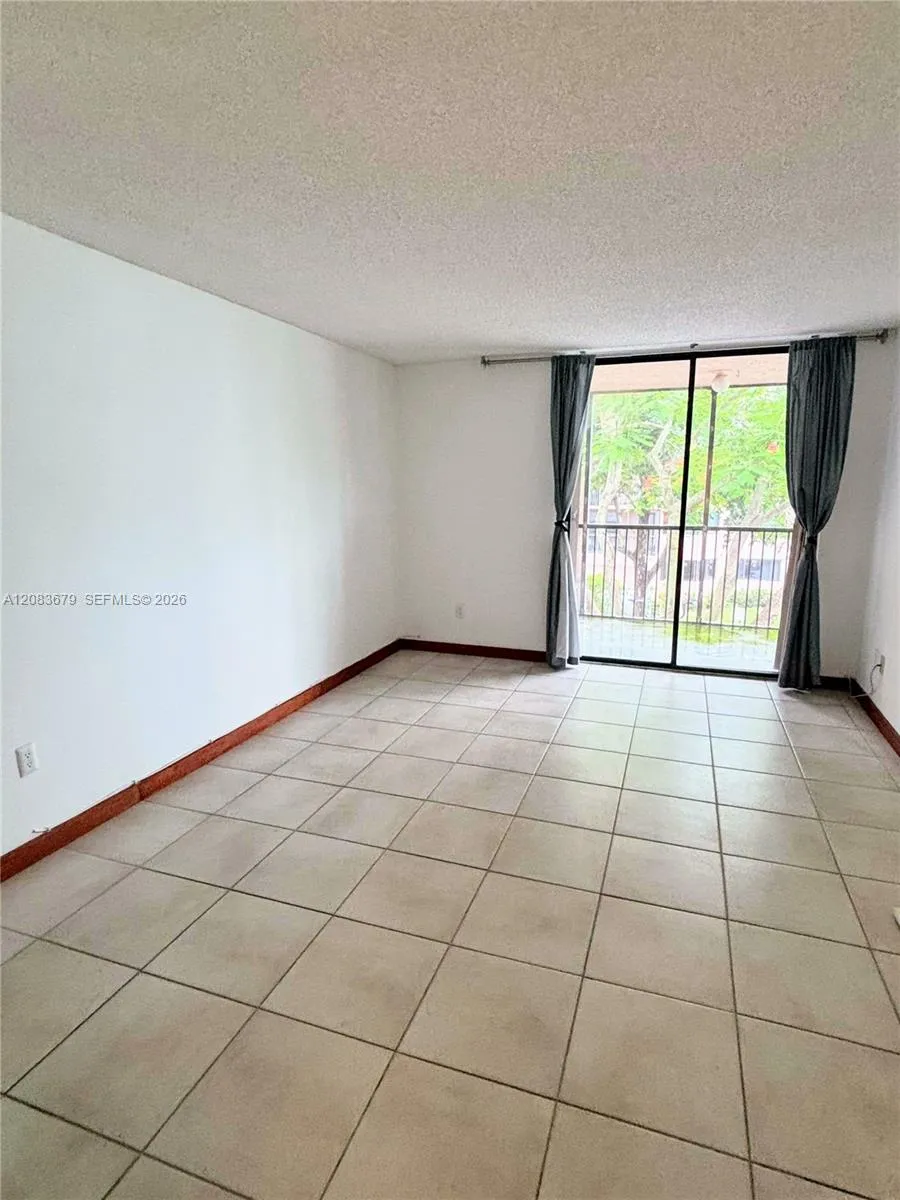 20860 San Simeon Way #303-6 Miami, FL 33179