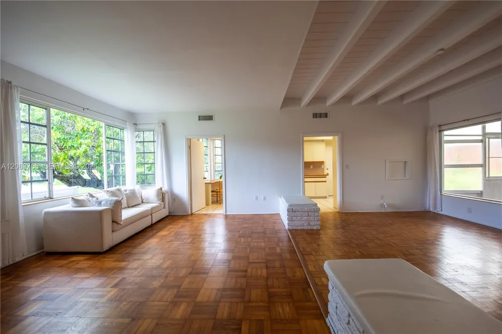85 S Hibiscus Dr Miami Beach, FL 33139