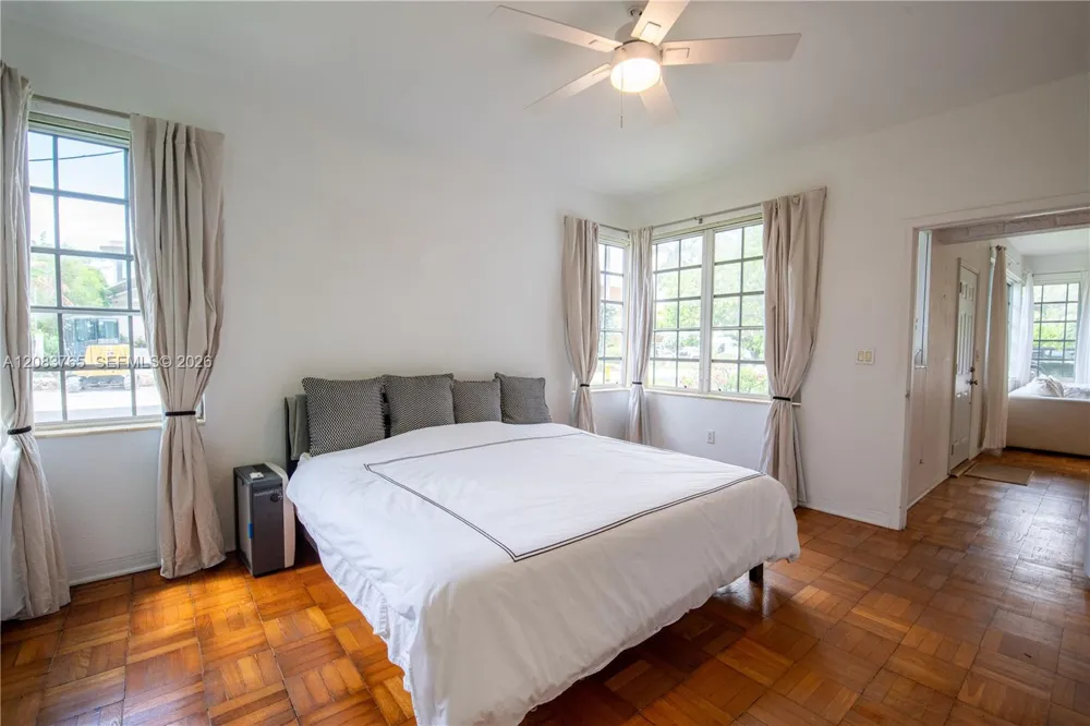 85 S Hibiscus Dr Miami Beach, FL 33139