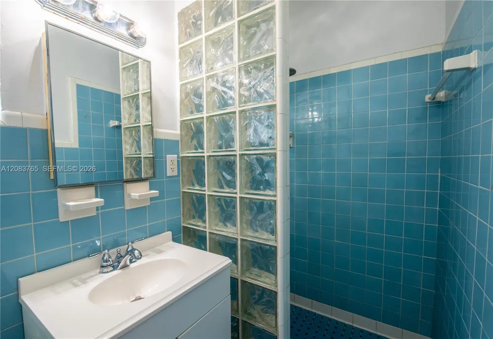 85 S Hibiscus Dr Miami Beach, FL 33139