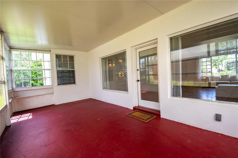 85 S Hibiscus Dr Miami Beach, FL 33139