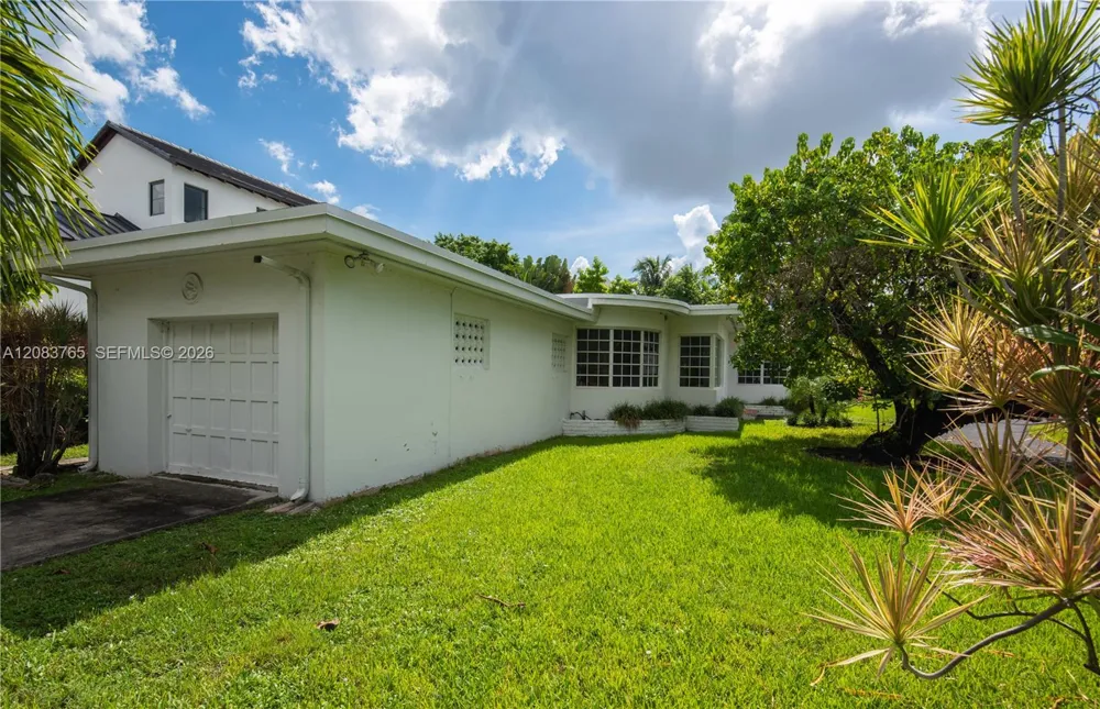 85 S Hibiscus Dr Miami Beach, FL 33139