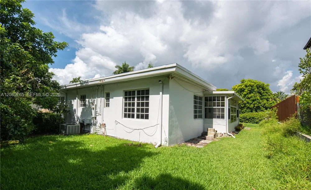85 S Hibiscus Dr Miami Beach, FL 33139
