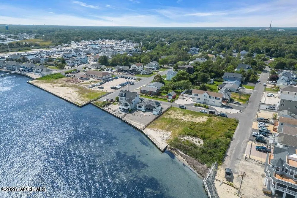 4 Pirate Drive Waretown, NJ 08758