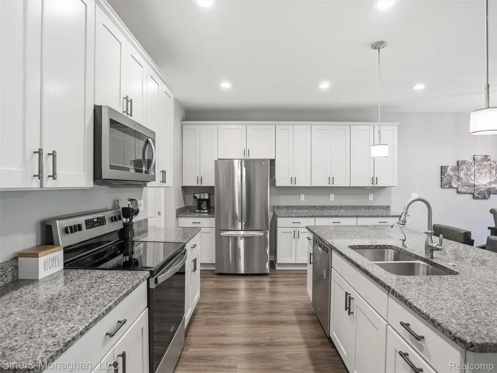 24827 Ivy Novi City, MI 48375