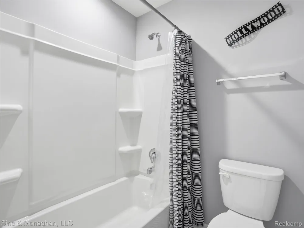 24827 Ivy Novi City, MI 48375