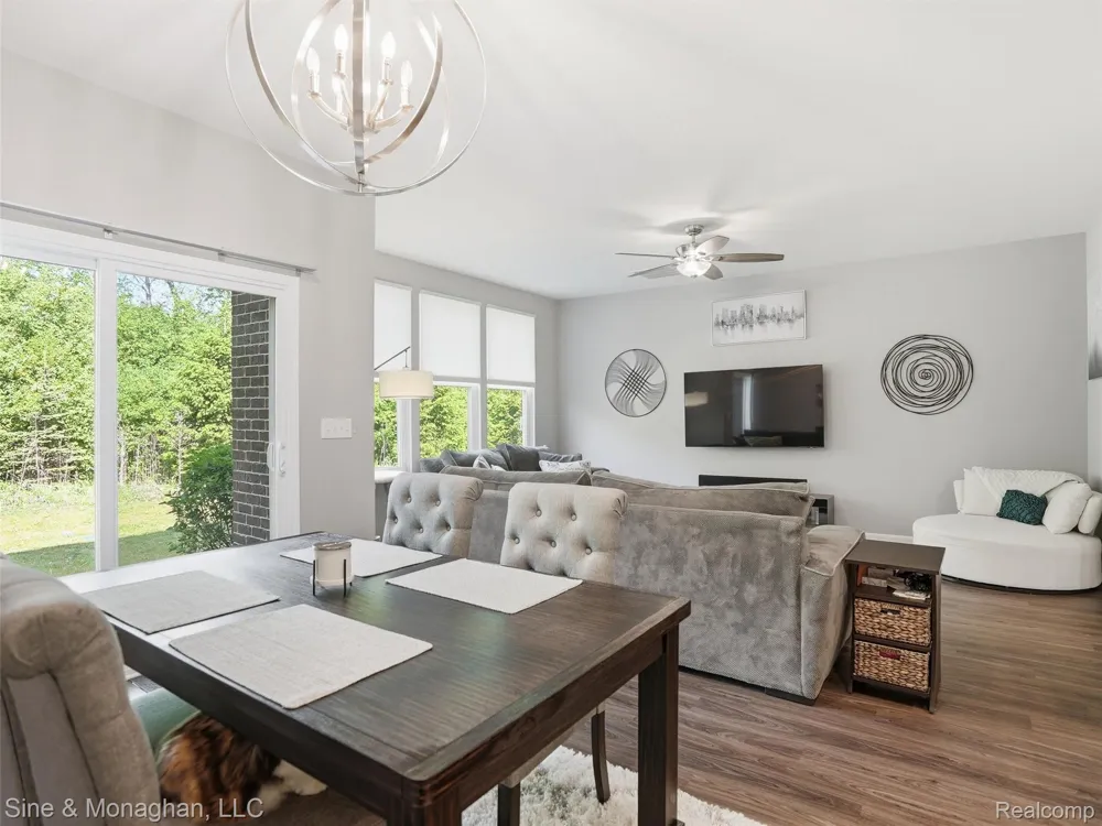 24827 Ivy Novi City, MI 48375