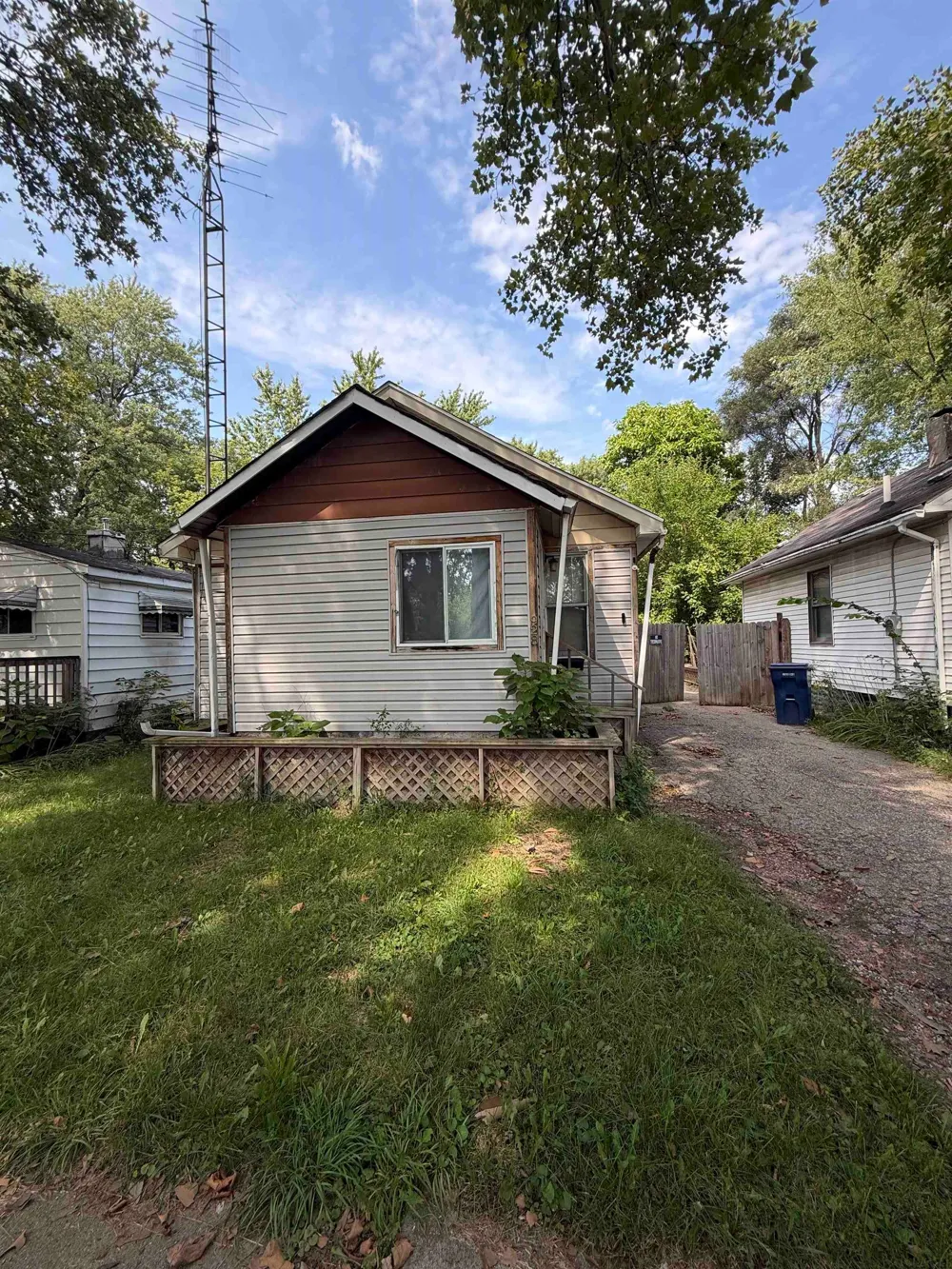 928 Huron Street Flint City, MI 48507