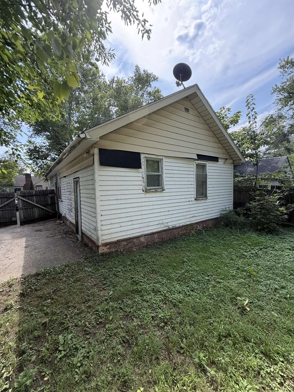 928 Huron Street Flint City, MI 48507