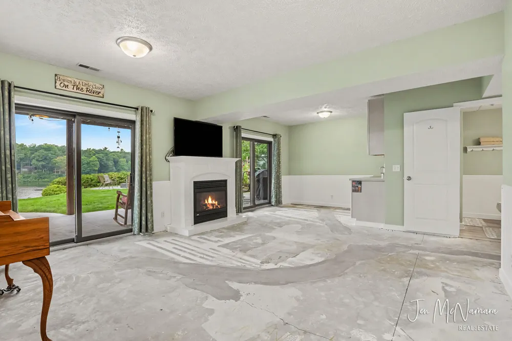 5919 S Croton Hardy Drive Croton Township, MI 49337