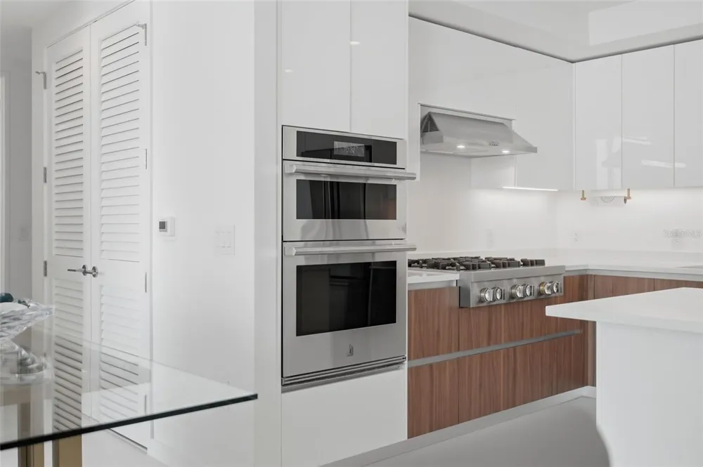 400 CENTRAL AVENUE #3306 St Petersburg, FL 33701