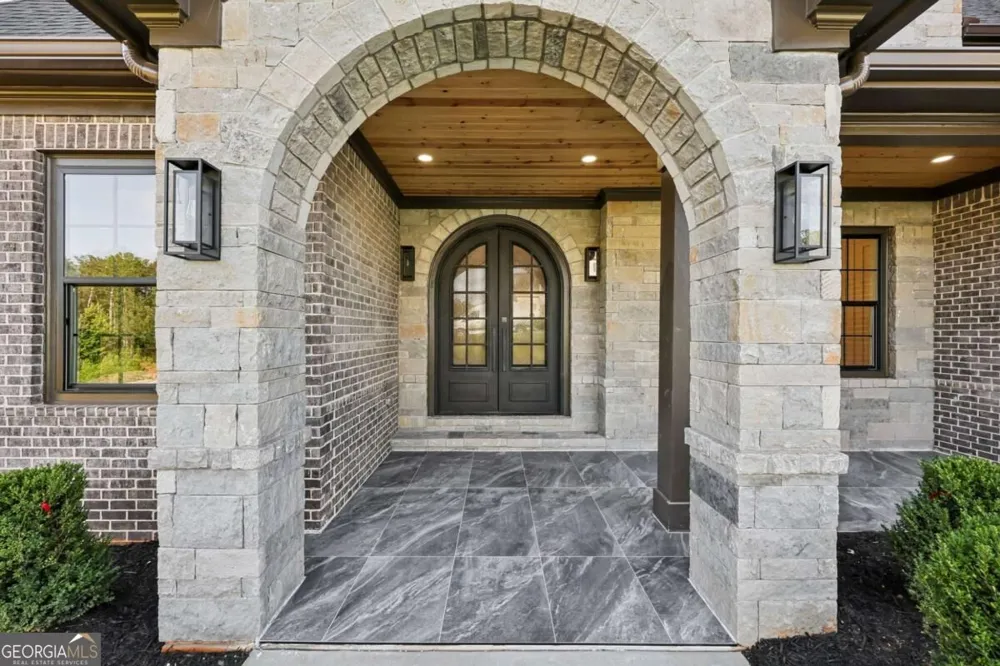 6222 Bridgewood Dr Buford, GA 30518