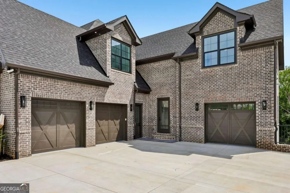 6222 Bridgewood Dr Buford, GA 30518