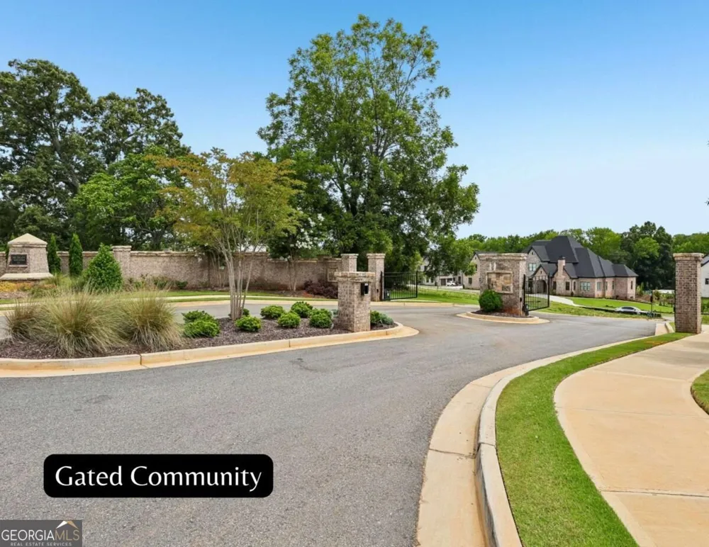 6222 Bridgewood Dr Buford, GA 30518