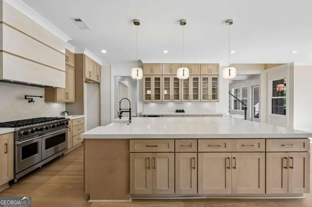 6222 Bridgewood Dr Buford, GA 30518