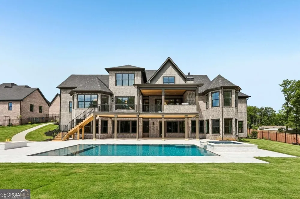 6222 Bridgewood Dr Buford, GA 30518