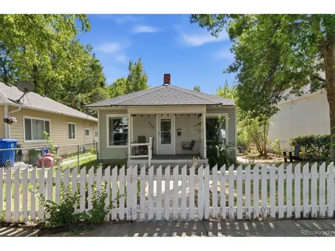 720 E 8th Street