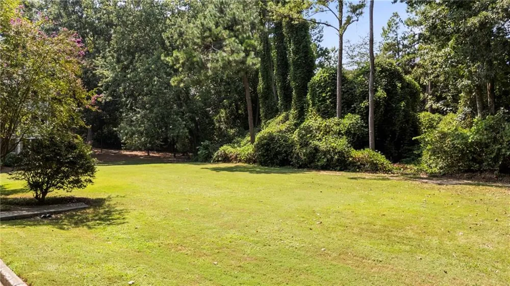 611 Barrington Hills Drive Sandy Springs, GA 30350