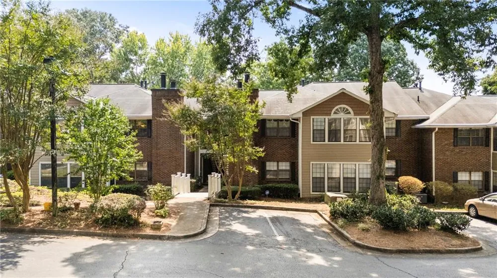 611 Barrington Hills Drive Sandy Springs, GA 30350