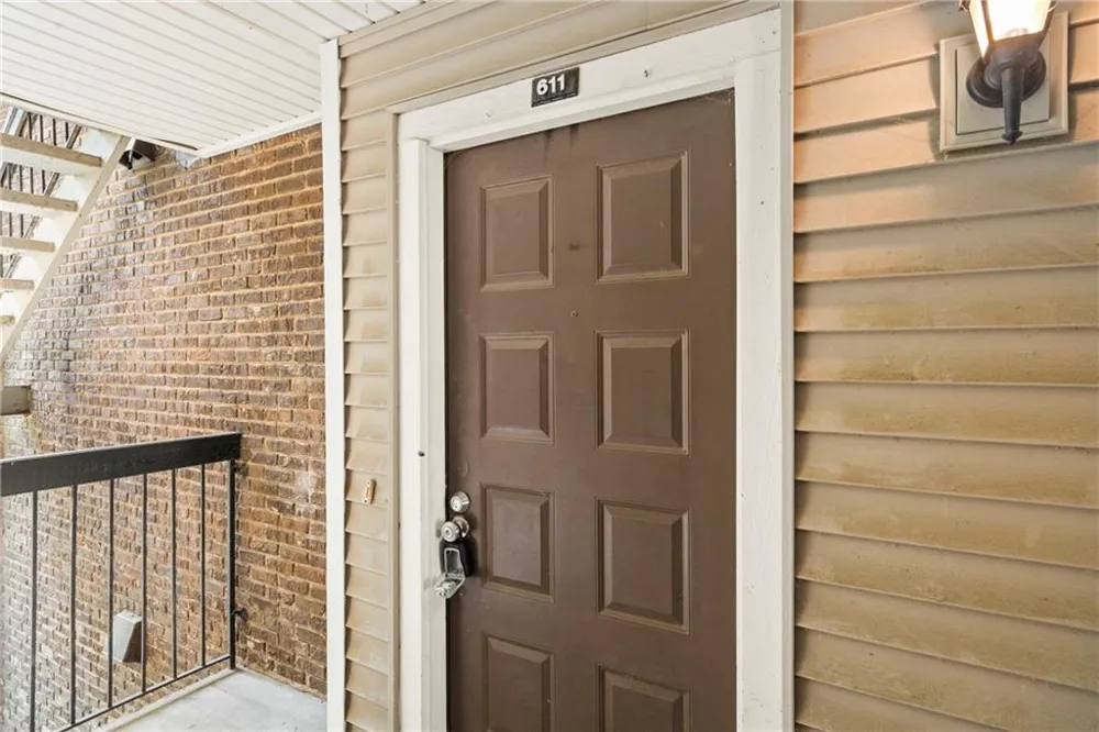 611 Barrington Hills Drive Sandy Springs, GA 30350