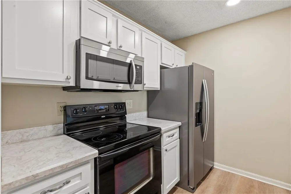 611 Barrington Hills Drive Sandy Springs, GA 30350