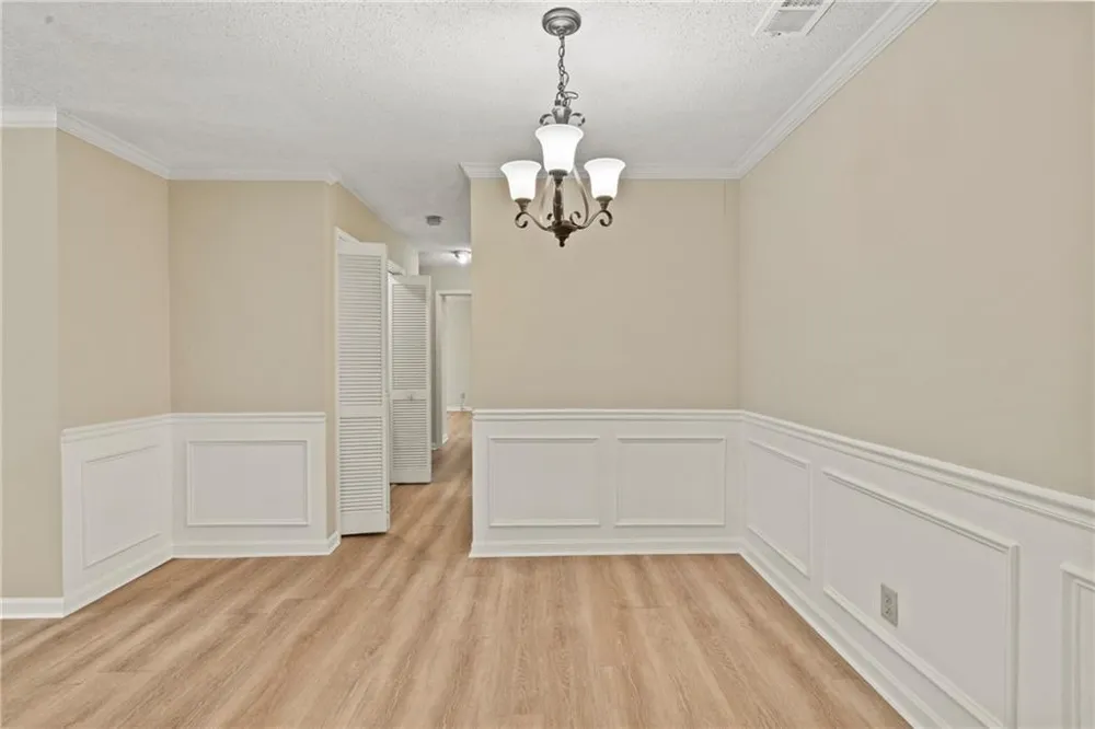 611 Barrington Hills Drive Sandy Springs, GA 30350