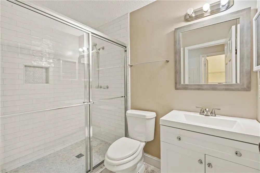 611 Barrington Hills Drive Sandy Springs, GA 30350