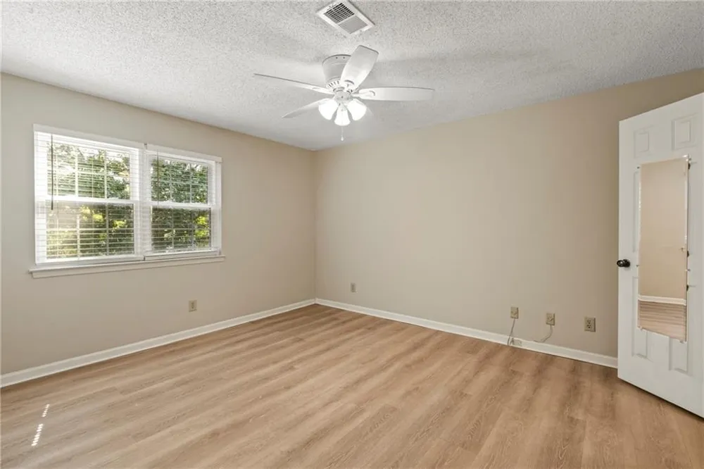 611 Barrington Hills Drive Sandy Springs, GA 30350