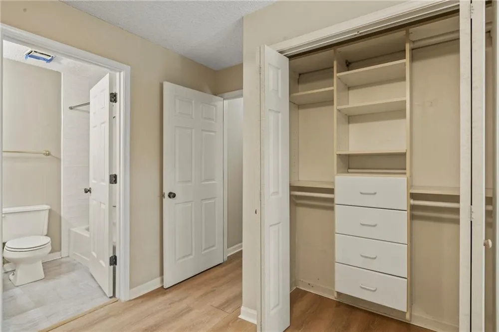611 Barrington Hills Drive Sandy Springs, GA 30350