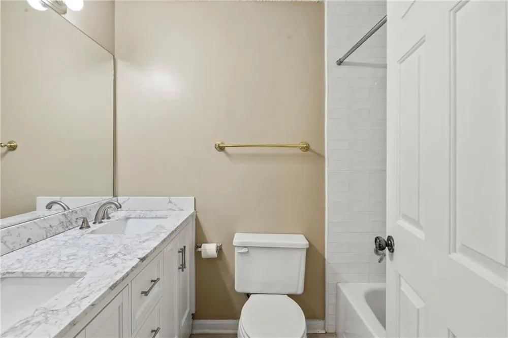 611 Barrington Hills Drive Sandy Springs, GA 30350