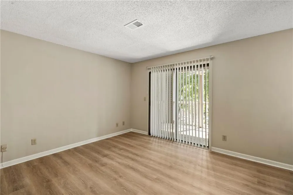 611 Barrington Hills Drive Sandy Springs, GA 30350