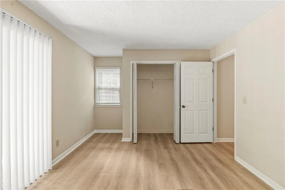 611 Barrington Hills Drive Sandy Springs, GA 30350