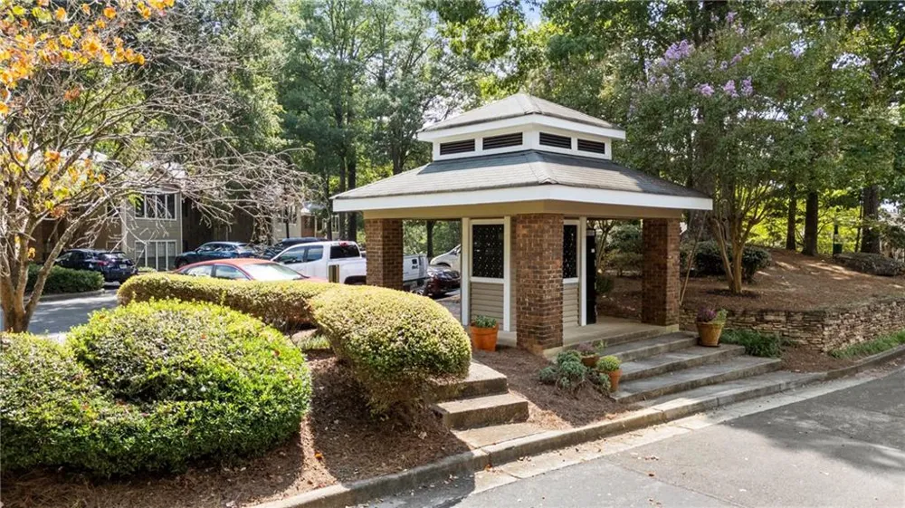 611 Barrington Hills Drive Sandy Springs, GA 30350