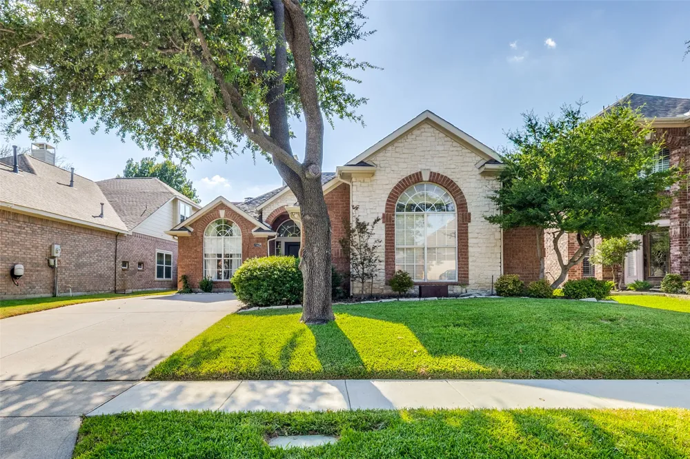 18637 Tall Oak Drive Dallas, TX 75287