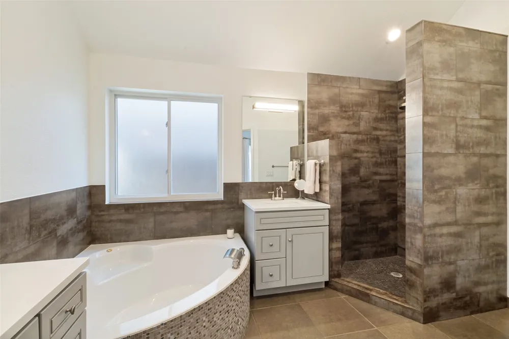 18637 Tall Oak Drive Dallas, TX 75287