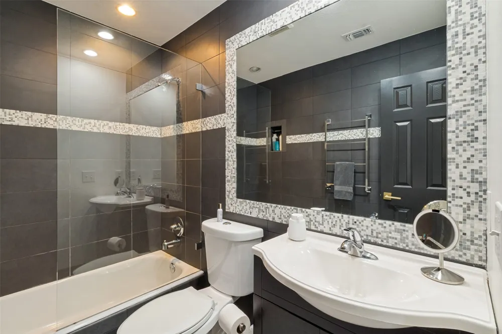 18637 Tall Oak Drive Dallas, TX 75287