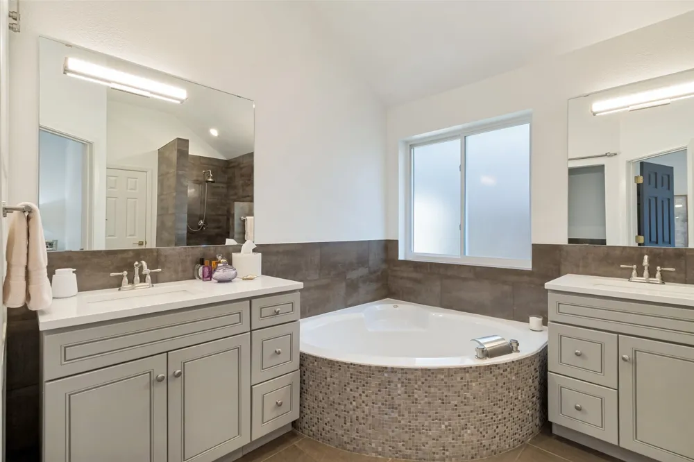 18637 Tall Oak Drive Dallas, TX 75287