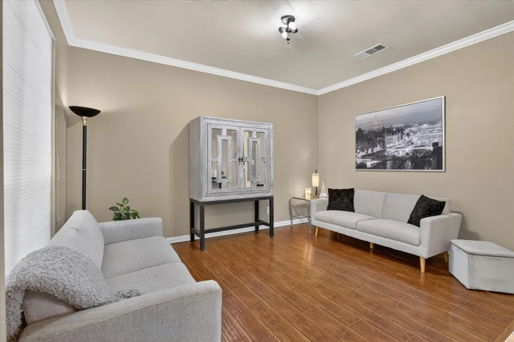 901 Brittany Drive Lewisville, TX 75067