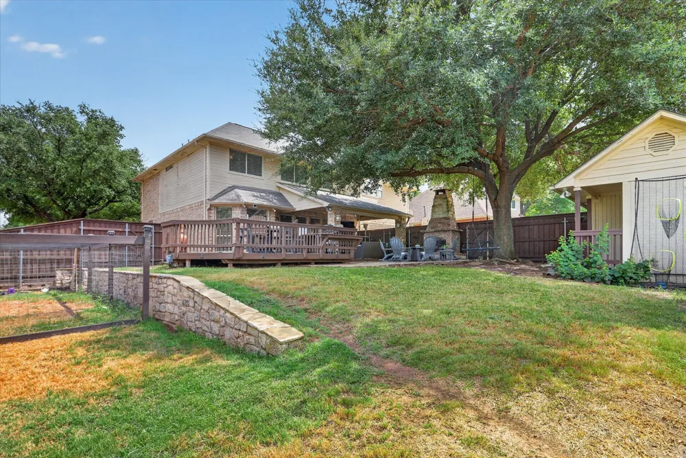 901 Brittany Drive Lewisville, TX 75067