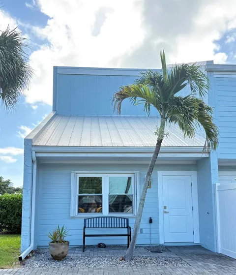 804 Shorewinds Drive