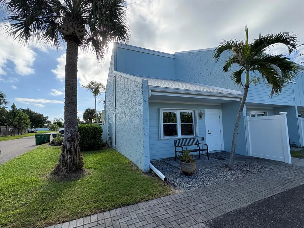804 Shorewinds Drive Fort Pierce, FL 34949