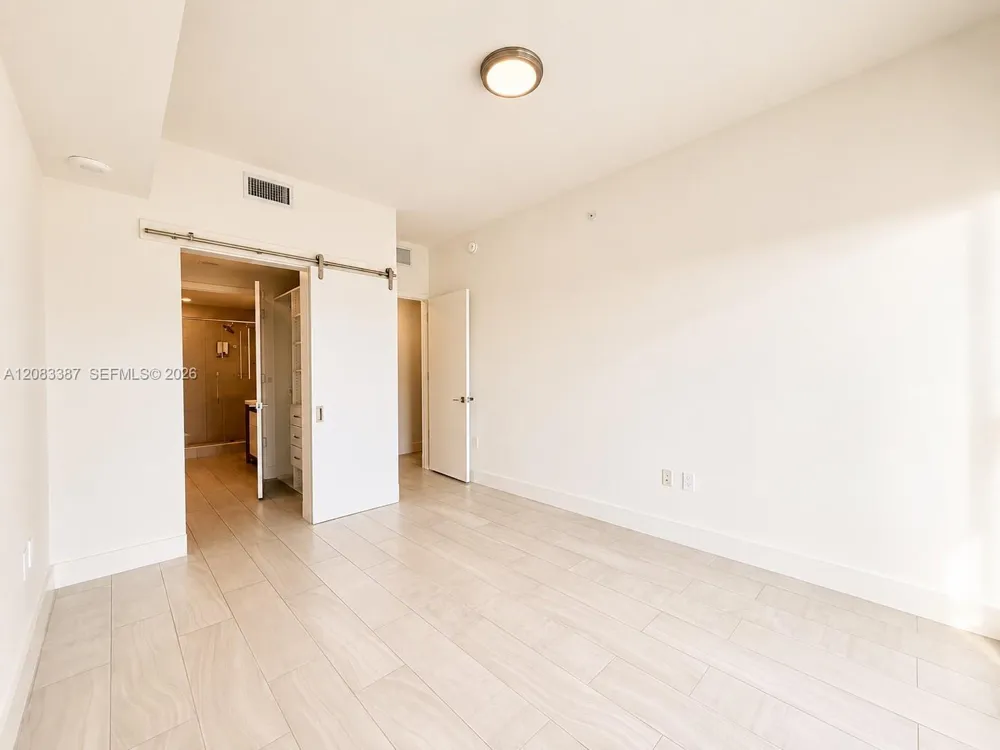 2000 metropica way #2208 Sunrise, FL 33323