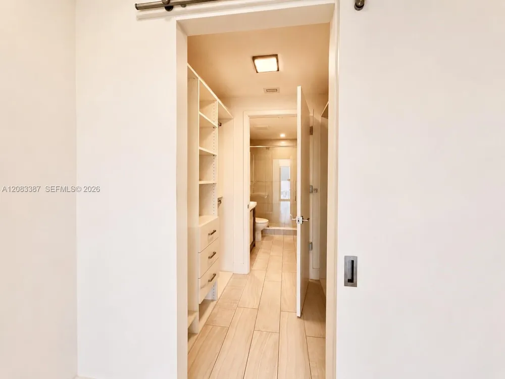 2000 metropica way #2208 Sunrise, FL 33323
