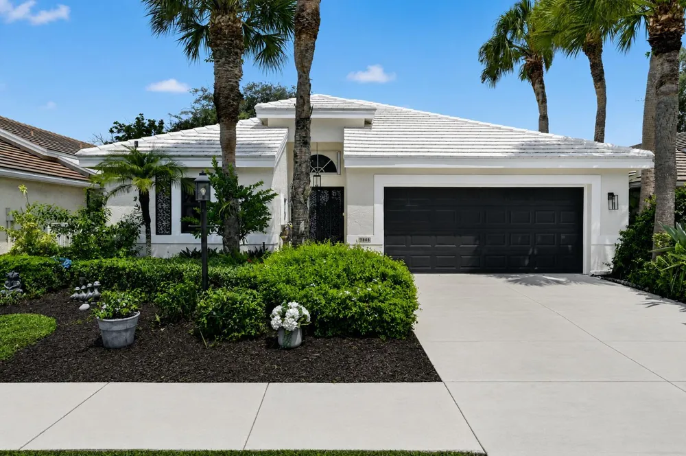 2865 Clearbrook Circle Delray Beach, FL 33445