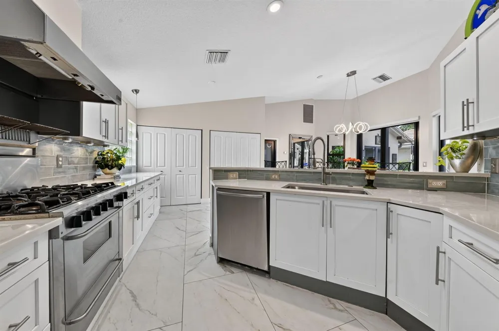 2865 Clearbrook Circle Delray Beach, FL 33445