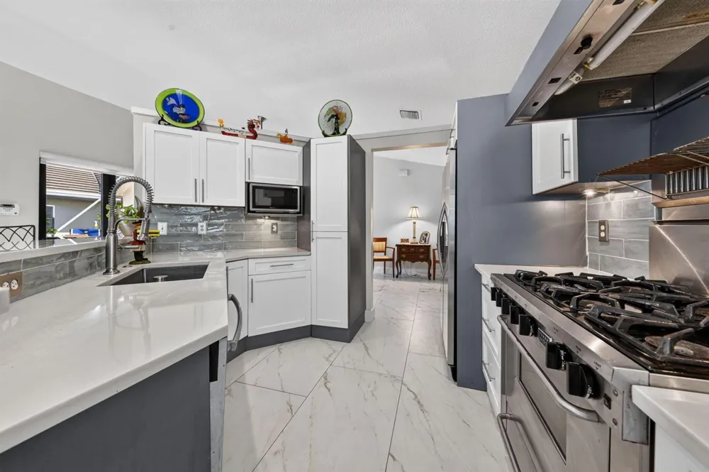 2865 Clearbrook Circle Delray Beach, FL 33445