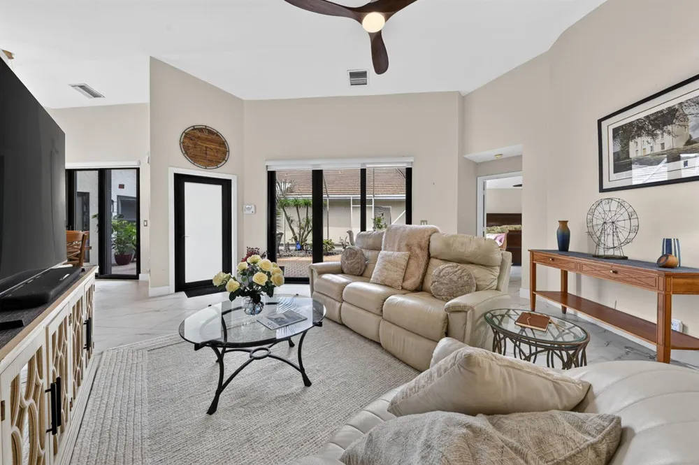 2865 Clearbrook Circle Delray Beach, FL 33445