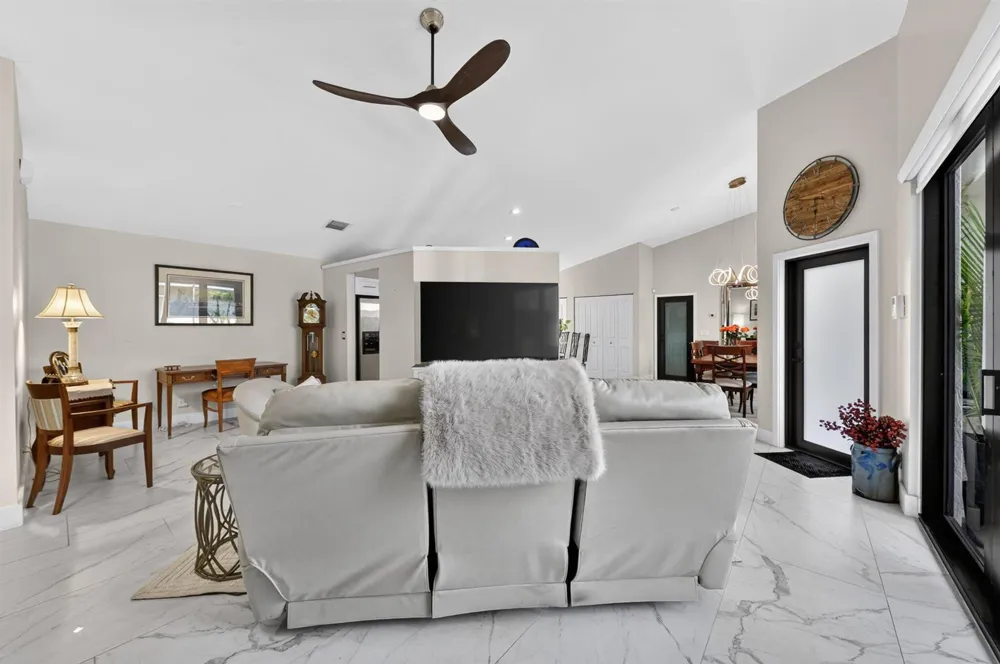 2865 Clearbrook Circle Delray Beach, FL 33445