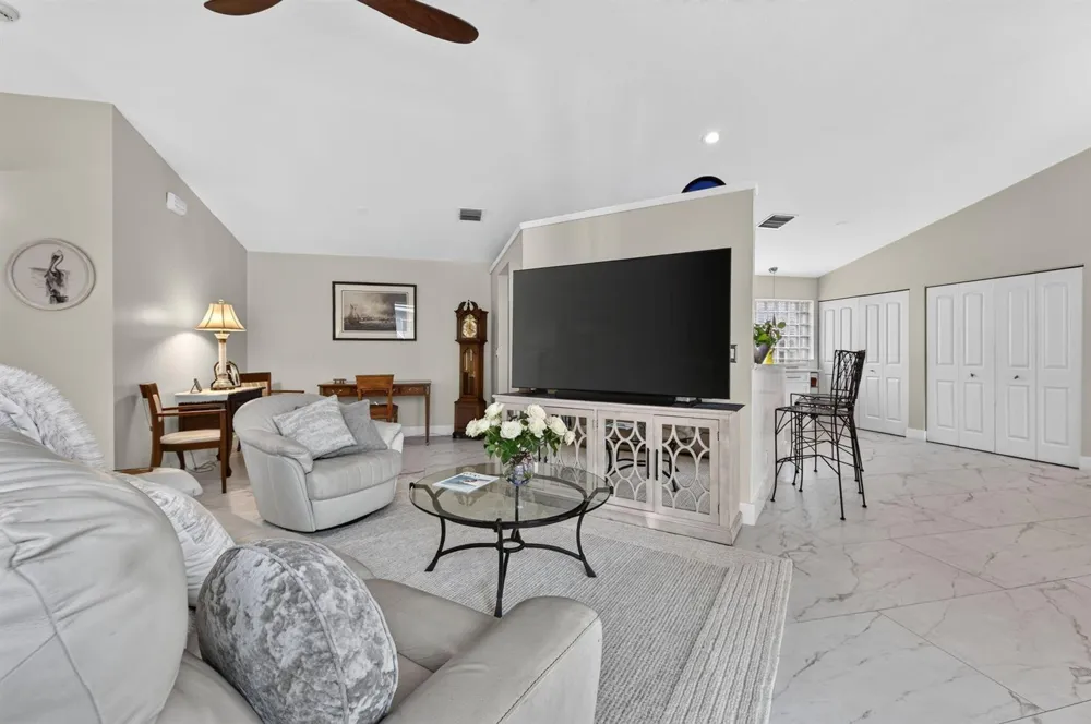 2865 Clearbrook Circle Delray Beach, FL 33445